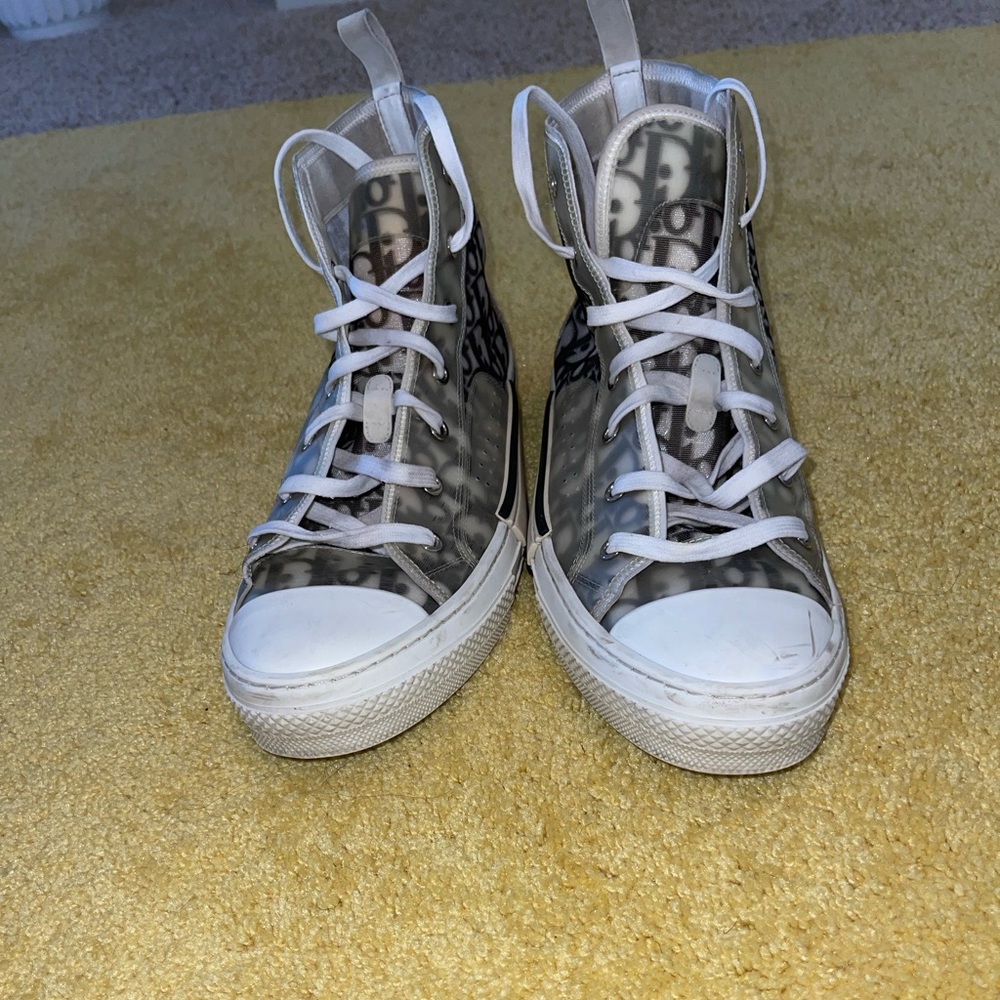 Christian Dior B23